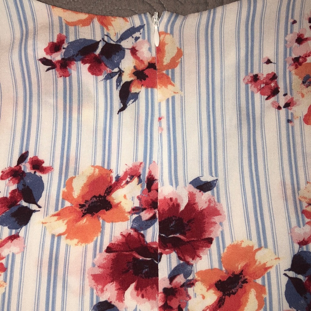GIMMICK BKE FLORAL BLOUSE - Picture 6 of 7